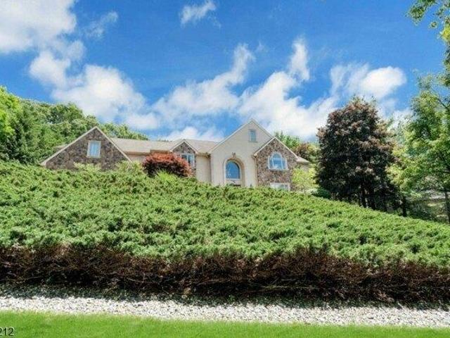 House for sale in Franklin Lakes, New Jersey