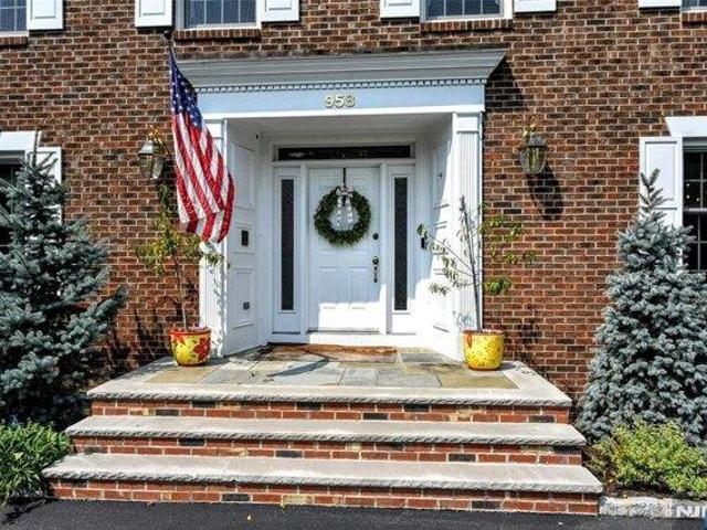 House for sale in Franklin Lakes, New Jersey
