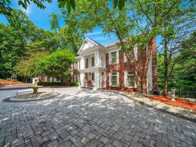 House for sale in Mahwah, New Jersey