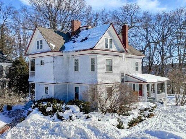 House for sale in New Hampshire