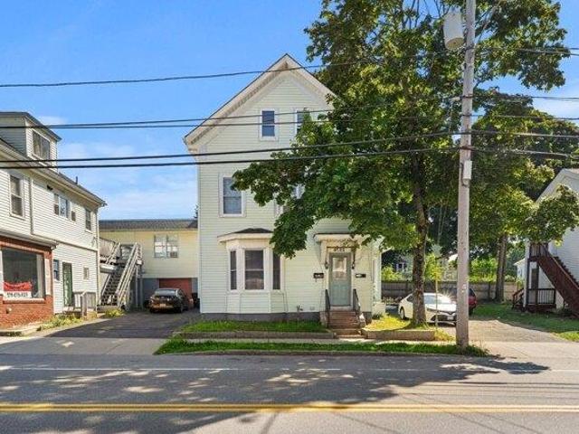 House for sale in Gloucester, Essex County
