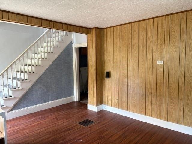 House for sale in Farnumsville, Grafton