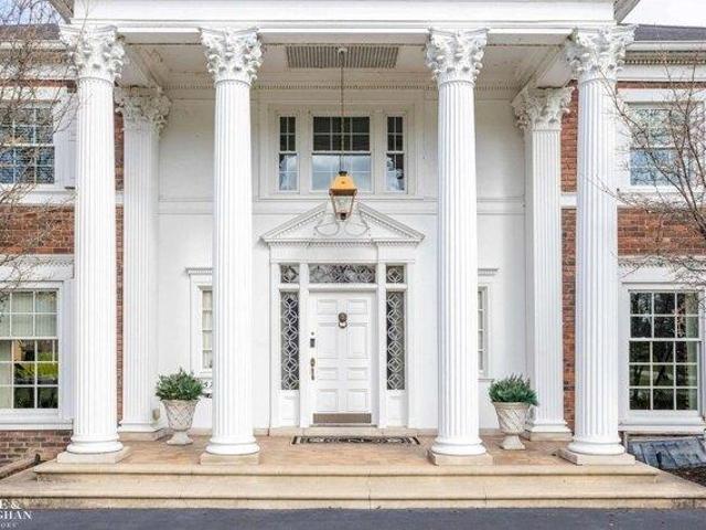 House for sale in Grosse Pointe