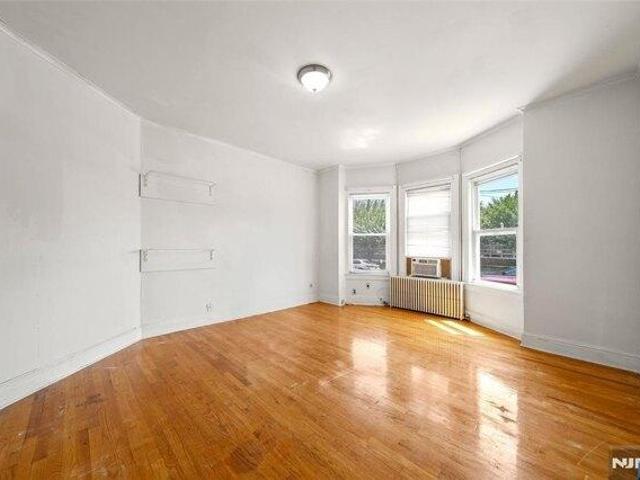 House for sale in Hudson, New Jersey