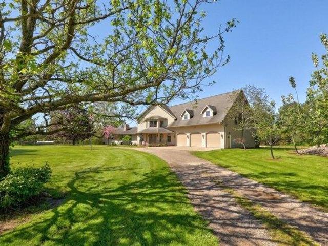 House for sale in Hemlock