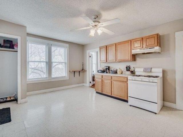 House for sale in Oakdale, Holyoke