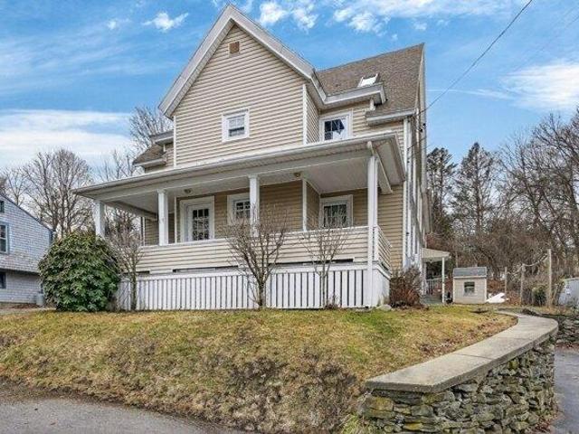 House for sale in Hudson, Middlesex County