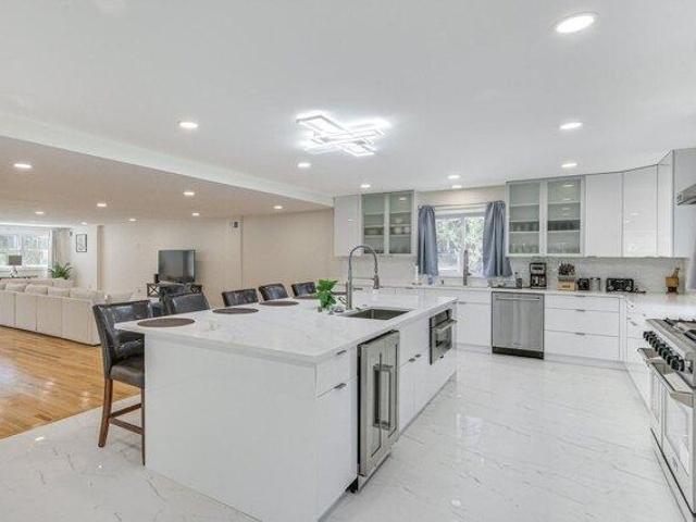 House for sale in Fort Revere, Hull