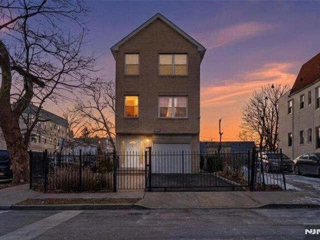 House for sale in Newark, Essex County