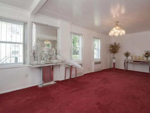 House for sale in Queens, Arverne