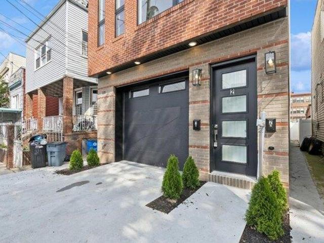 House for sale in Hudson, New Jersey