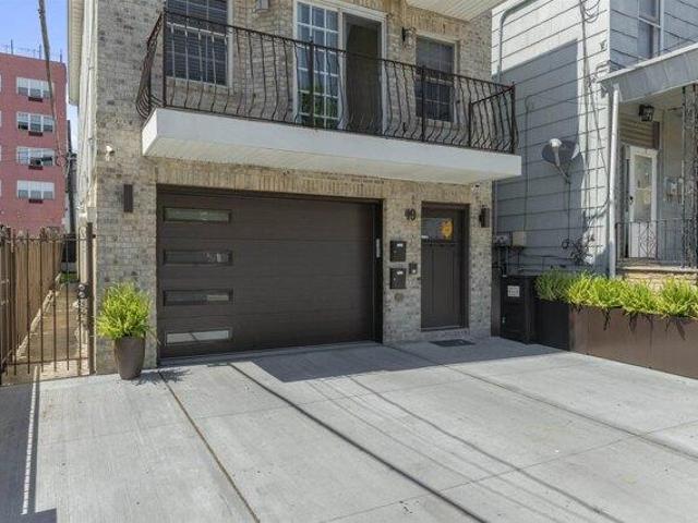 House for sale in Hudson, New Jersey