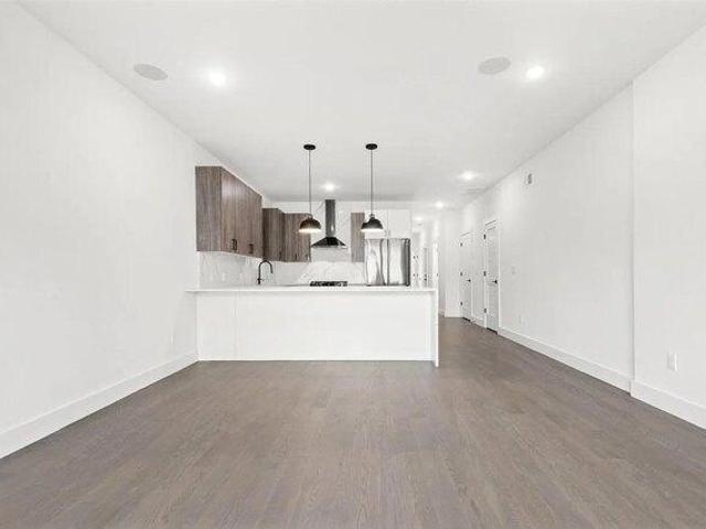 House for sale in Hudson, New Jersey