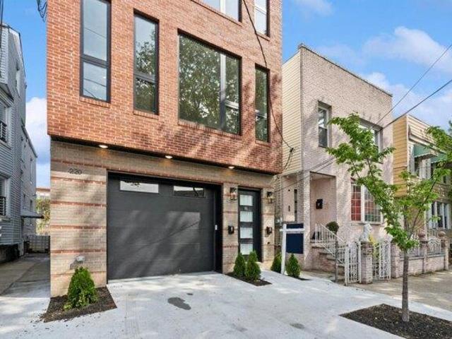 House for sale in Hudson, New Jersey