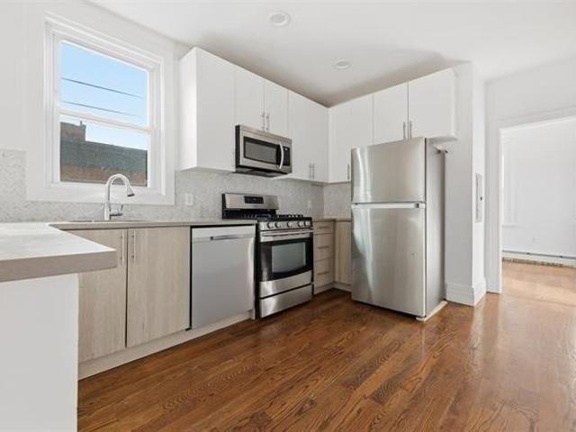 House for sale in Hudson, New Jersey