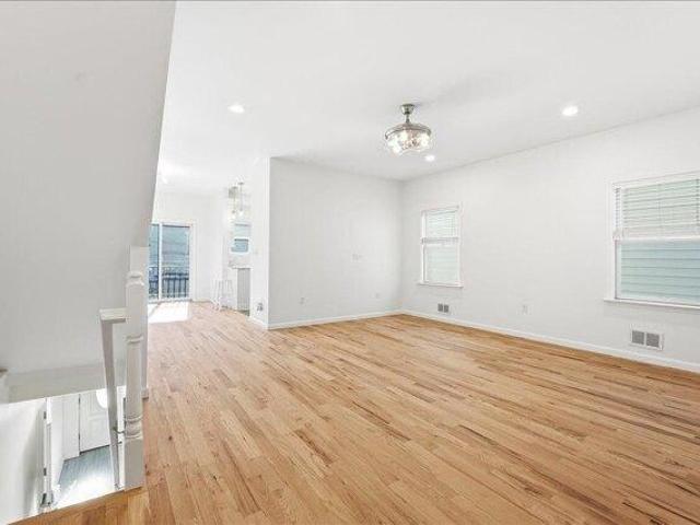 House for sale in Jersey City, Hudson County