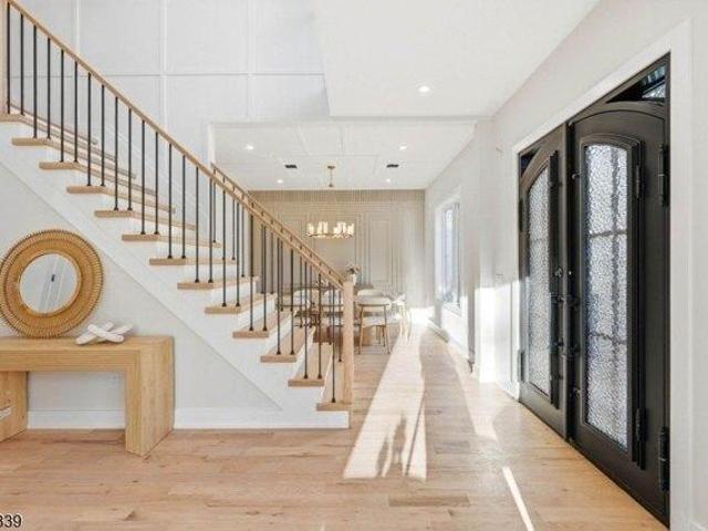House for sale in Livingston, New Jersey