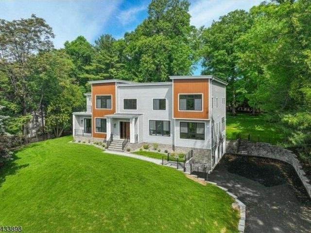 House for sale in Livingston, New Jersey