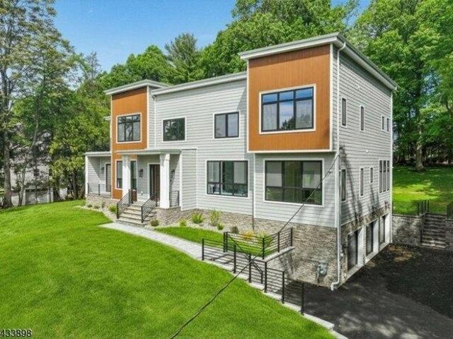 House for sale in Livingston, New Jersey