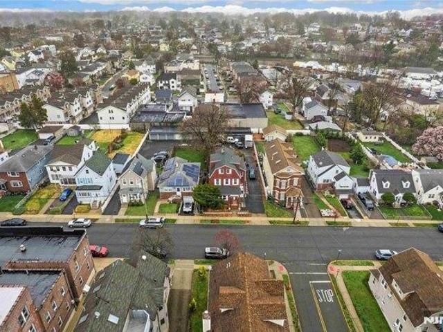 House for sale in Lyndhurst, New Jersey