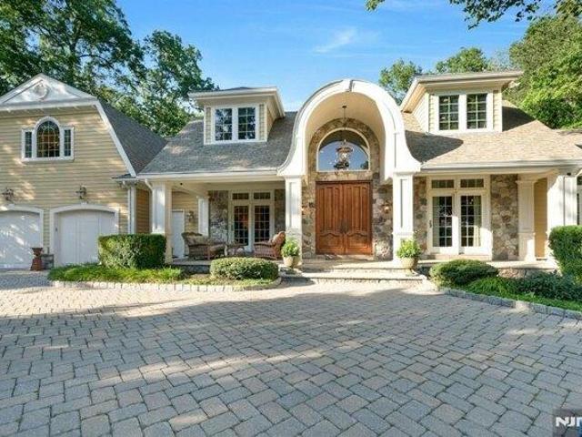 House for sale in Orchard Estates, Mahwah