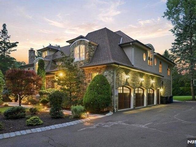 House for sale in Masonicus, Mahwah