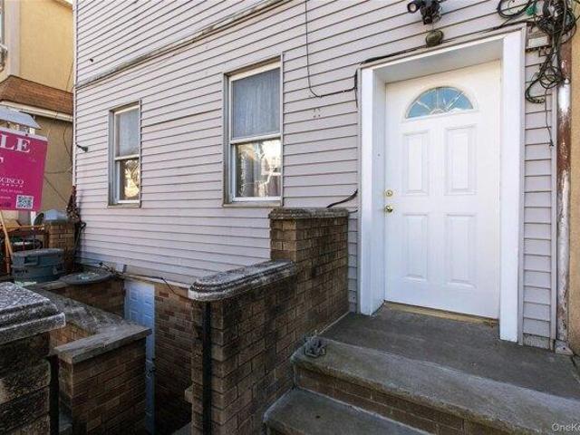 House for sale in Queens, Arverne