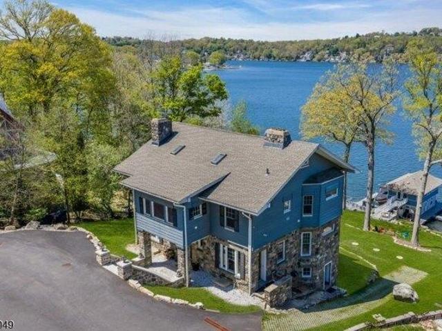 House for sale in Landing, New Jersey