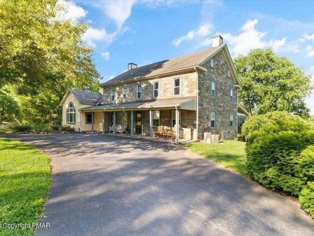 House for sale in Mount Bethel, Pennsylvania