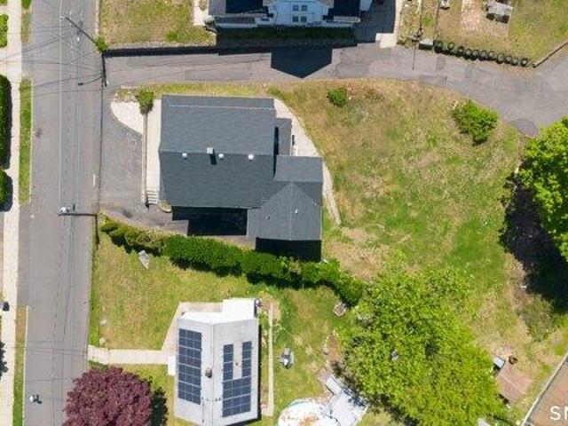House for sale in Naugatuck, Connecticut