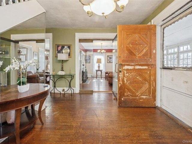 House for sale in New Rochelle, New York