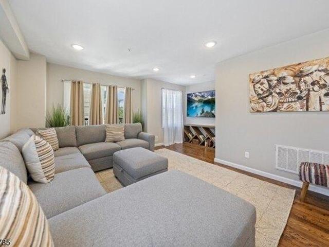House for sale in Newark, Essex County