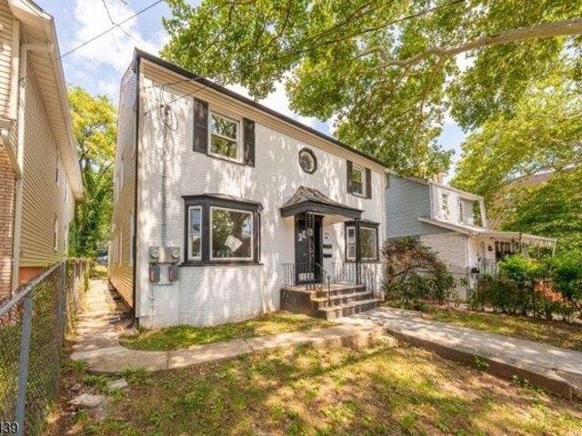 House for sale in Newark, Essex County