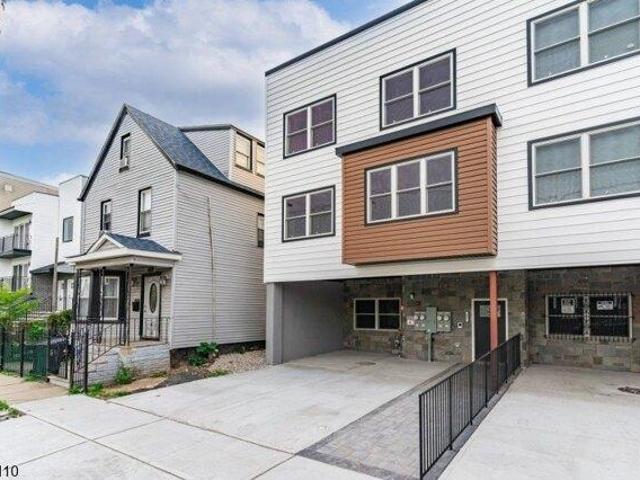 House for sale in Newark, Essex County