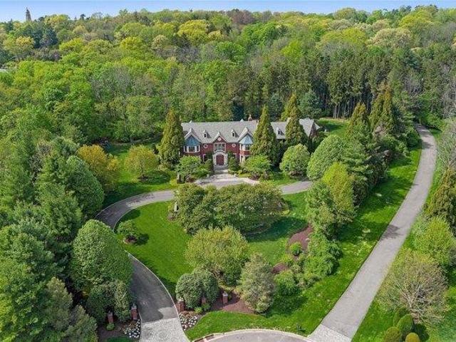 House for sale in Old Westbury