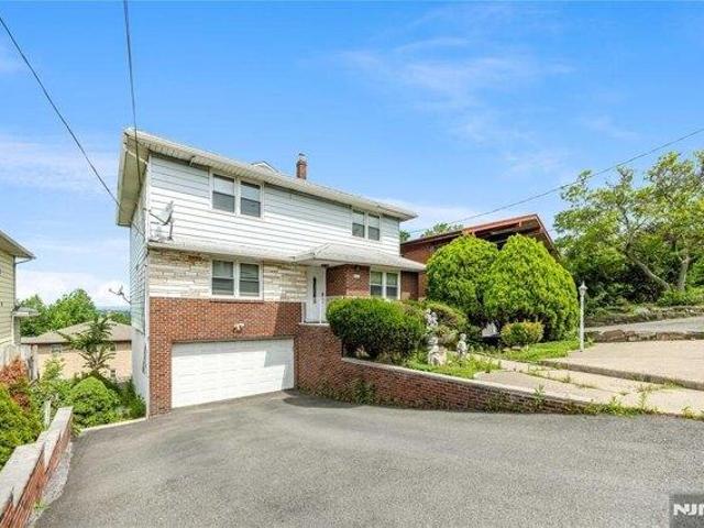 House for sale in Palisades Park, New Jersey