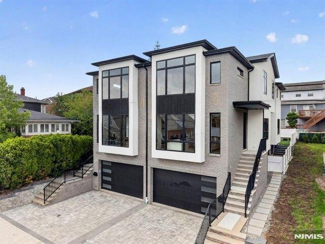 House for sale in Palisades Park, New Jersey