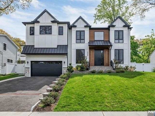 House for sale in Paramus, New Jersey