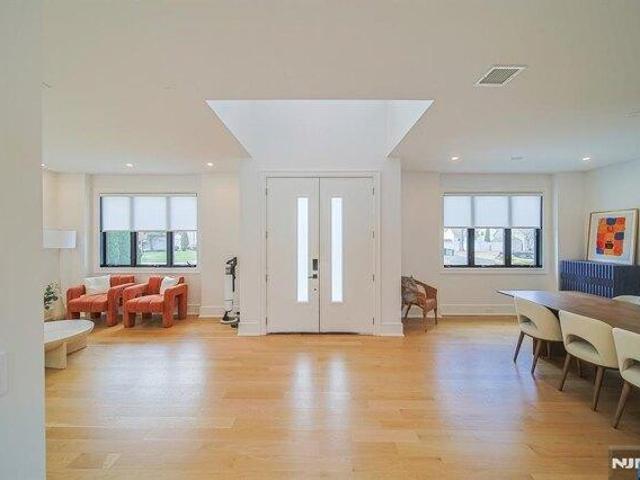 House for sale in Paramus, New Jersey