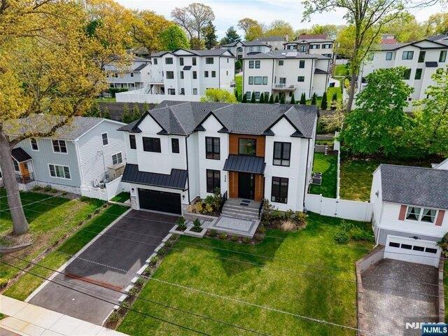 House for sale in Paramus, New Jersey
