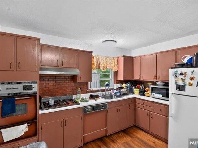 House for sale in Paramus, New Jersey