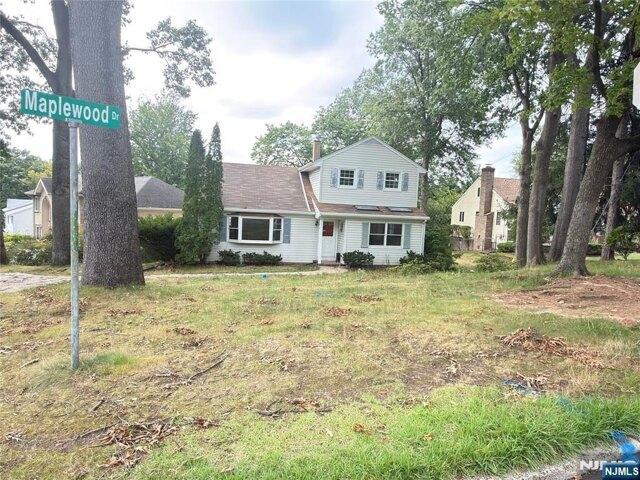 House for sale in Paramus, New Jersey