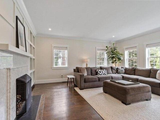 House for sale in Woburn Street Historic District, Reading
