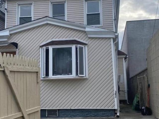 House for sale in Queens, Arverne