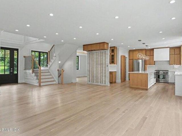 House for sale in Mianus, Greenwich