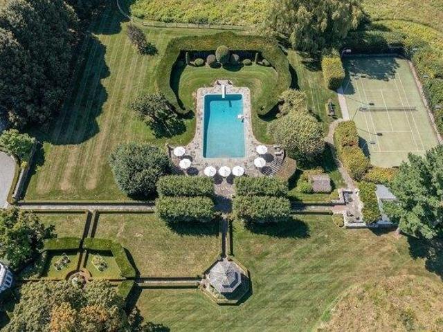 House for sale in Salisbury, Northwest Hills Planning Region