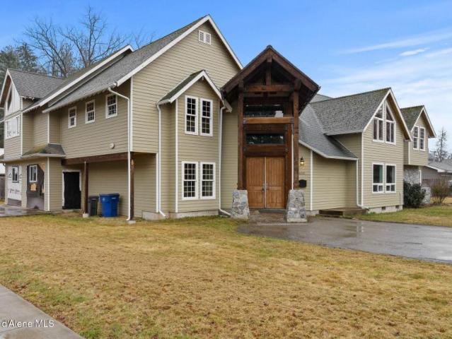 House for sale in Sandpoint