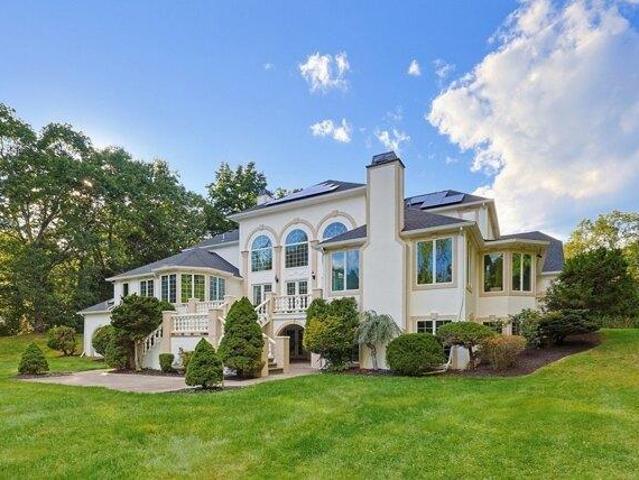 House for sale in Seekonk, Bristol County
