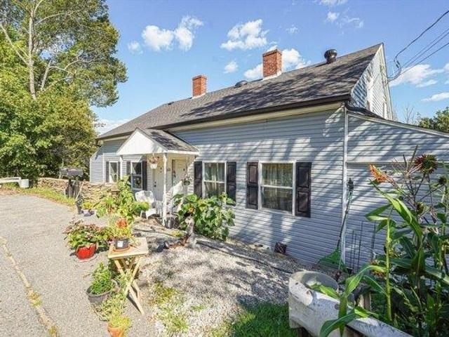 House for sale in Fiskdale, Massachusetts