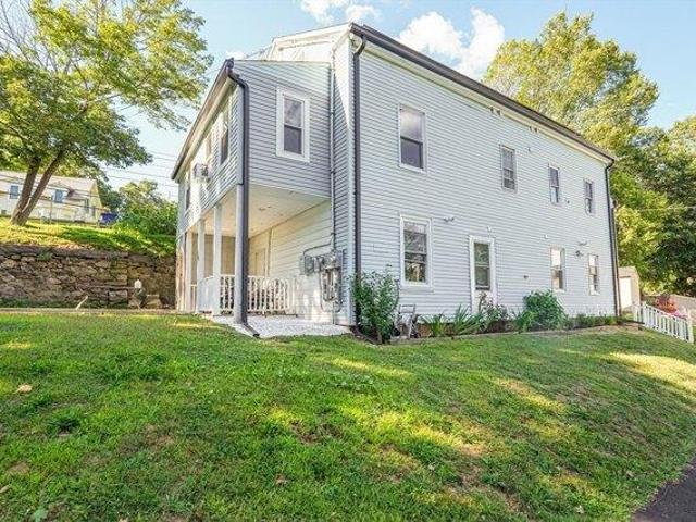 House for sale in Fiskdale, Massachusetts